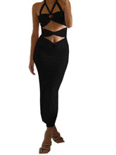 Sexy langes Kleid mit hängendem Hals